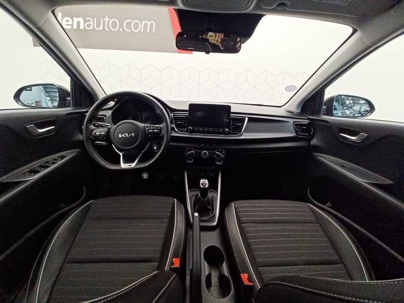 Kia Rio - Photo 12