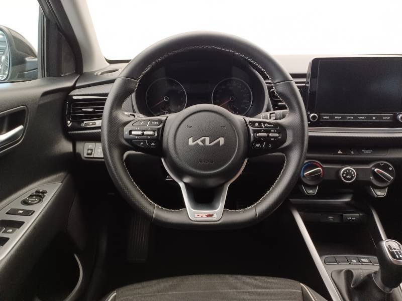 Kia Rio - Photo 13