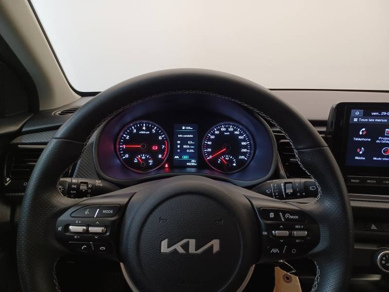 Kia Rio - Photo 21