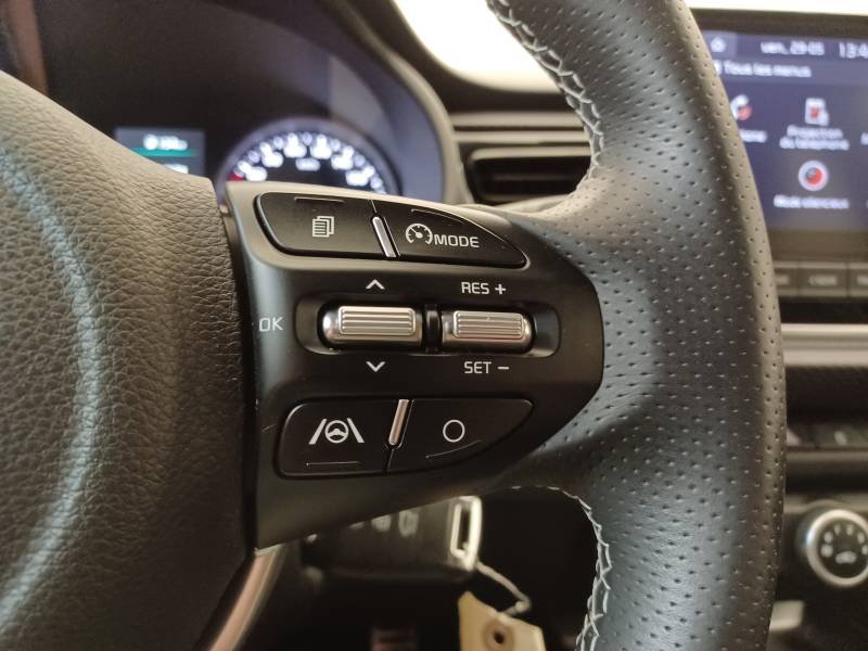 Kia Rio - Photo 23