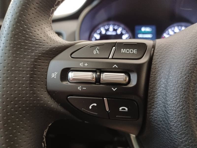 Kia Rio - Photo 24