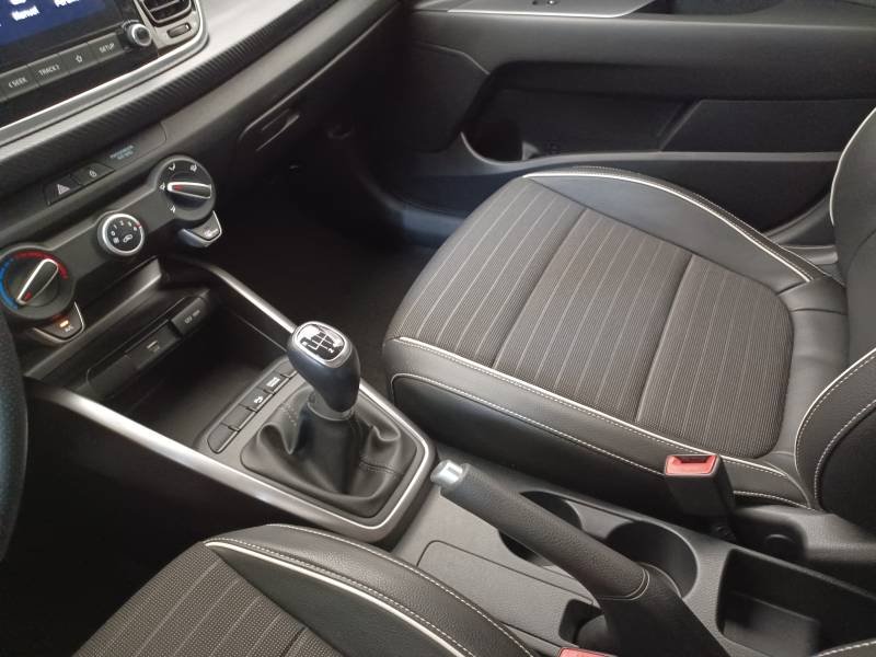Kia Rio - Photo 26