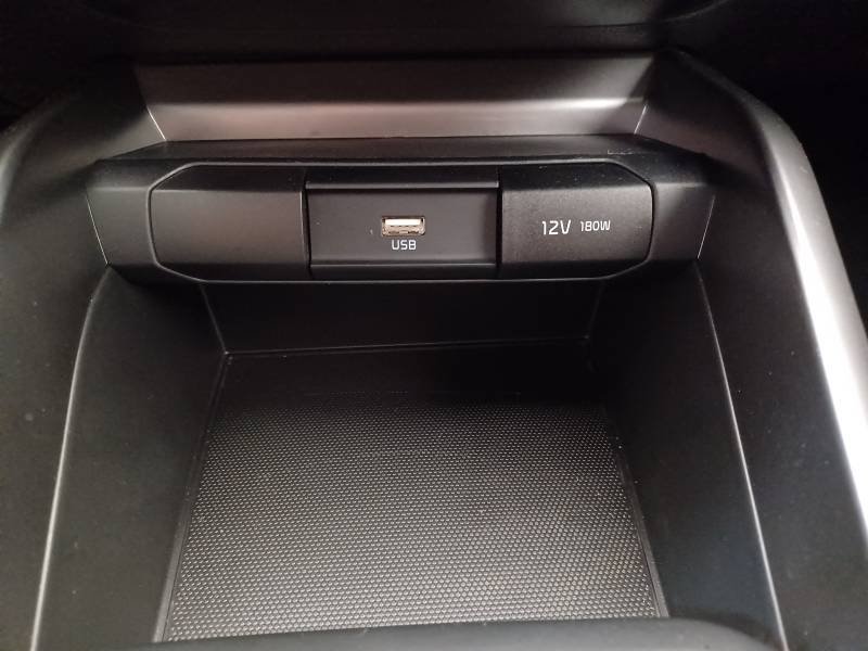 Kia Rio - Photo 28
