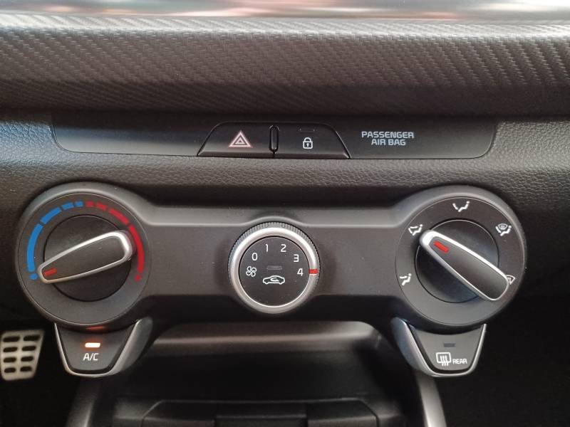 Kia Rio - Photo 29