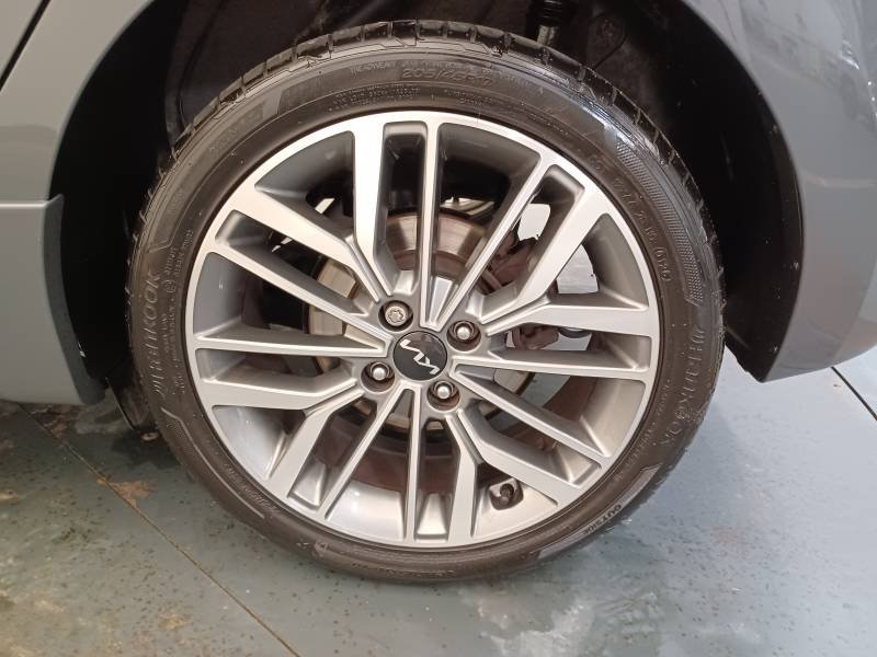 Kia Rio - Photo 8