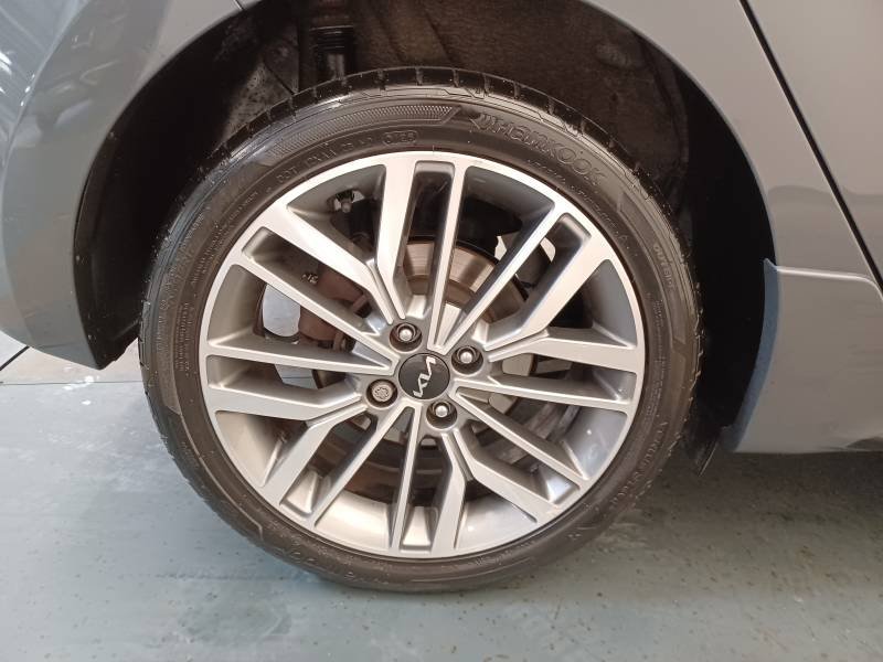 Kia Rio - Photo 9