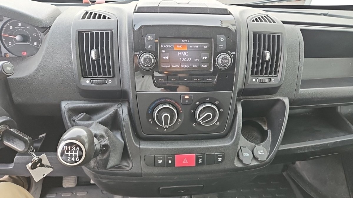 Peugeot Boxer - Photo 12
