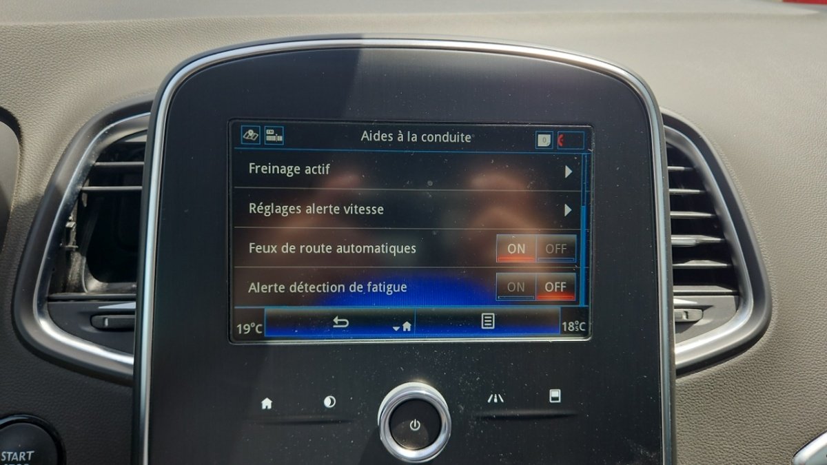 Renault Grand Scénic - Photo 24
