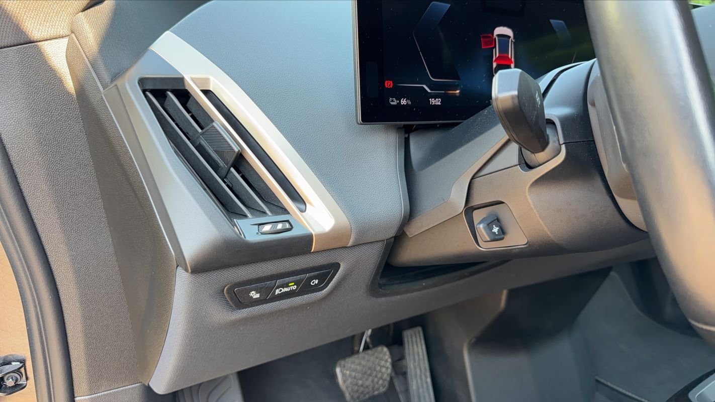 BMW ix - Photo 13