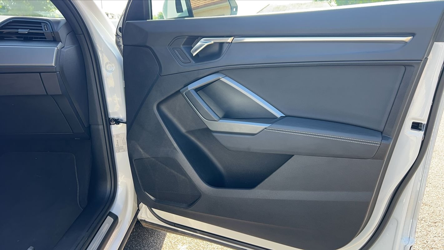 Audi Q3 - Photo 23