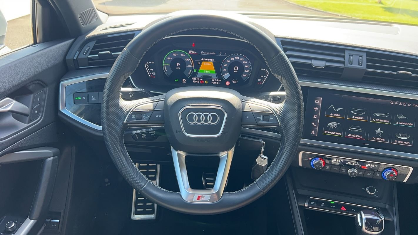 Audi Q3 - Photo 24