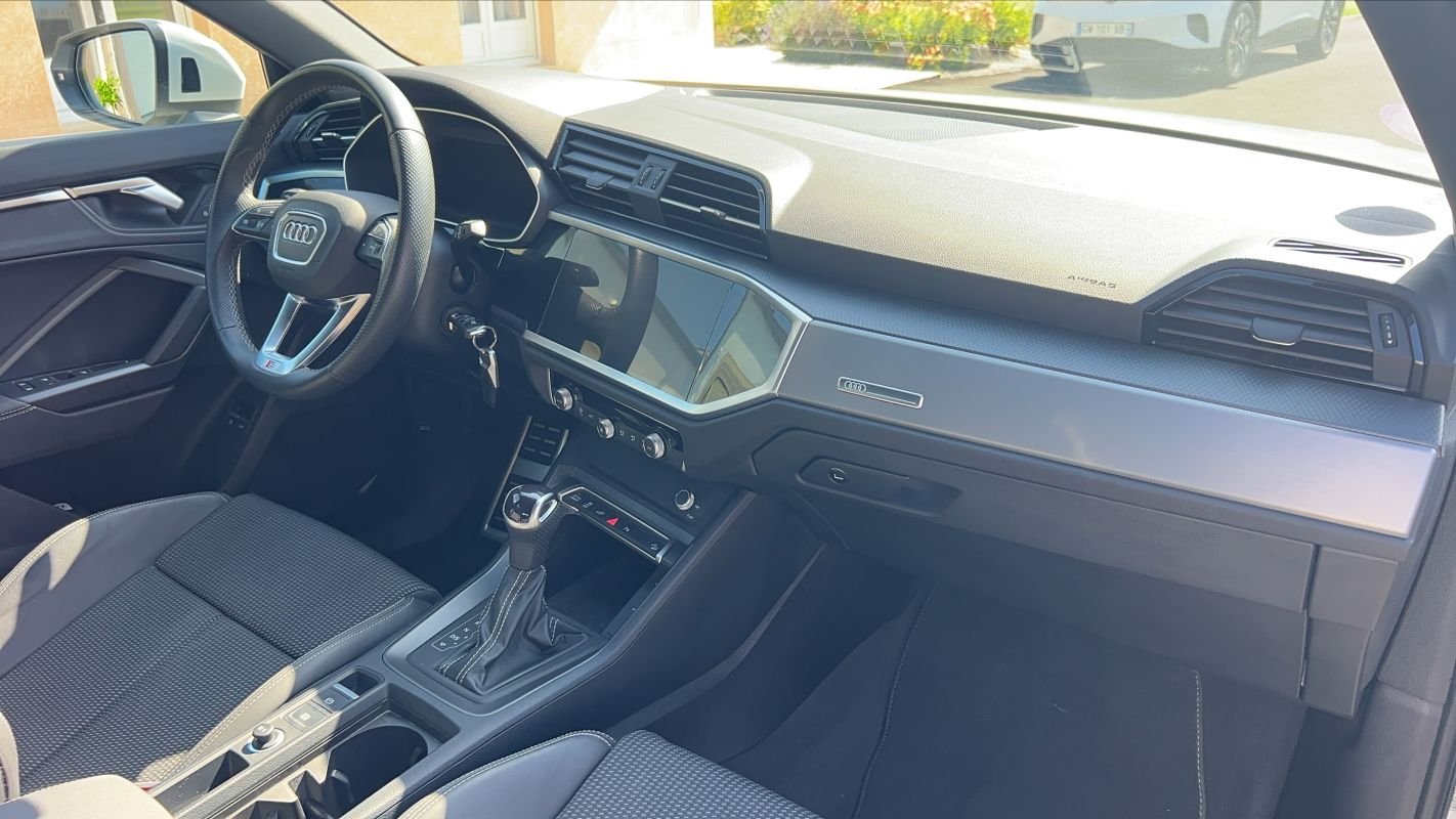 Audi Q3 - Photo 10