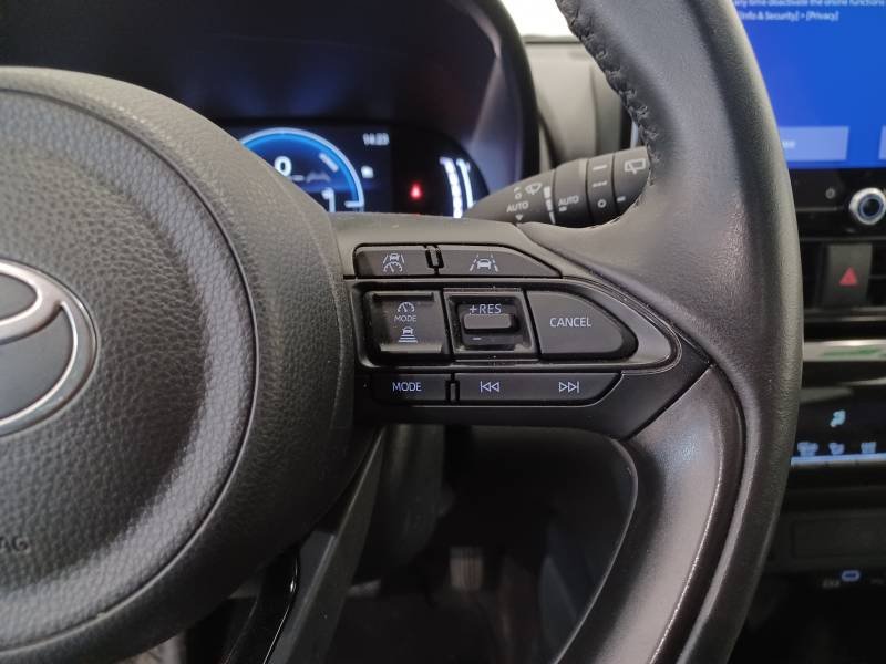 Toyota Yaris - Photo 17