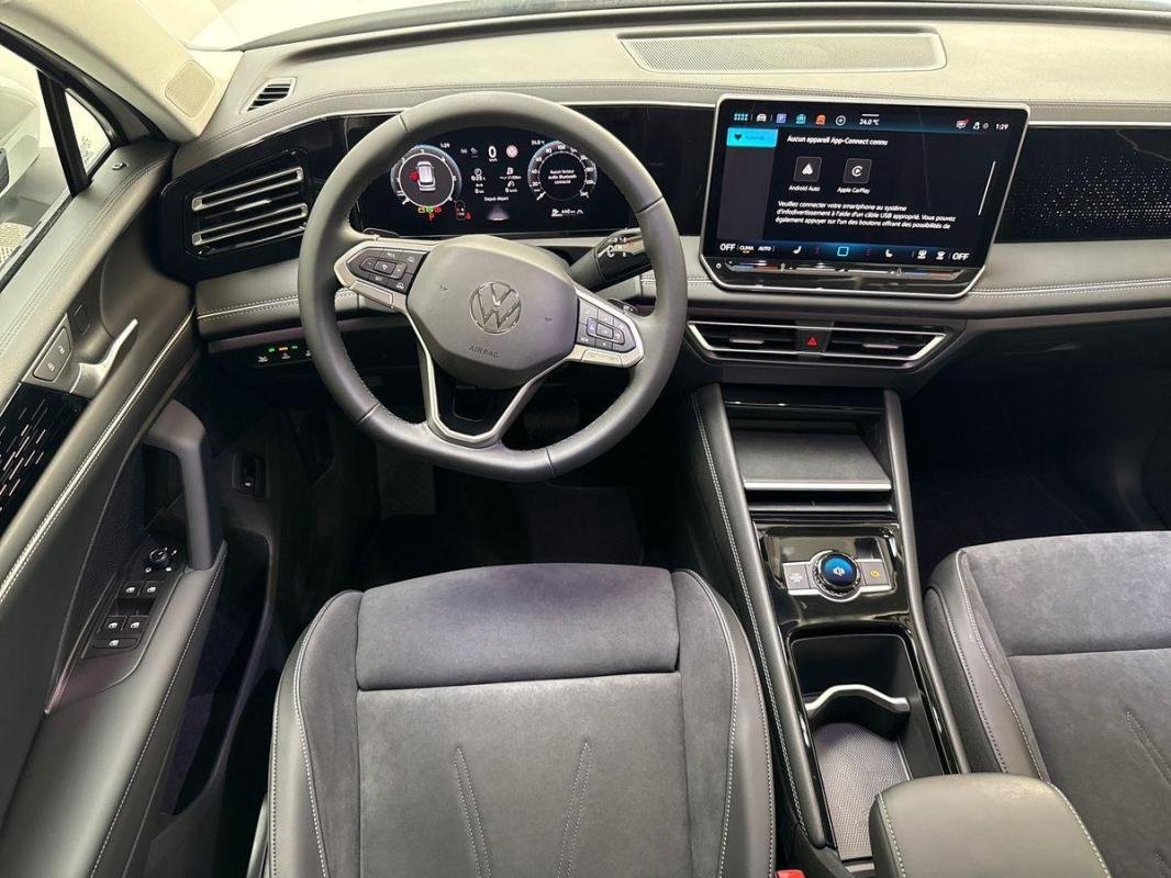 Volkswagen Tiguan - Photo 24