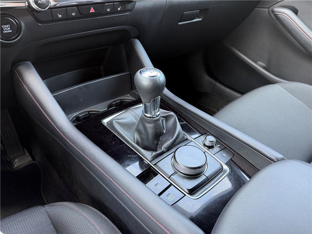 Mazda 3 - Photo 16