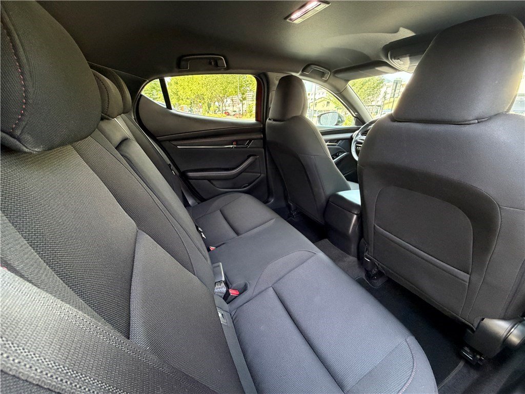 Mazda 3 - Photo 10