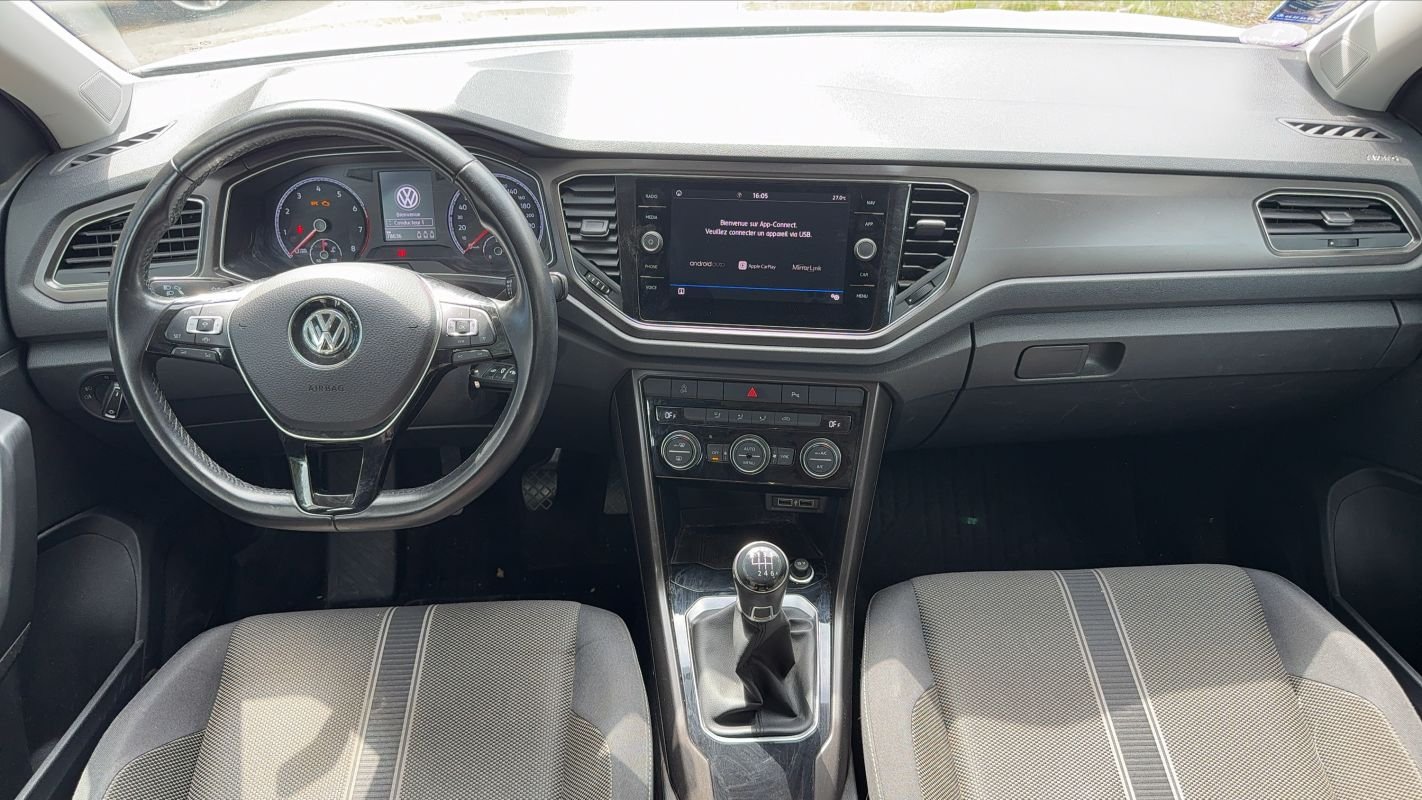Volkswagen T-Roc - Photo 11