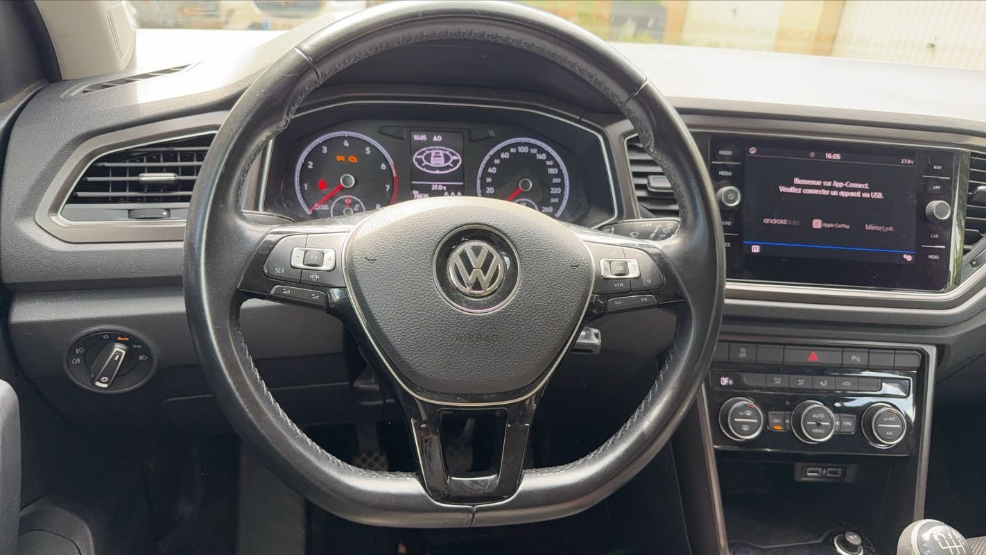 Volkswagen T-Roc - Photo 22