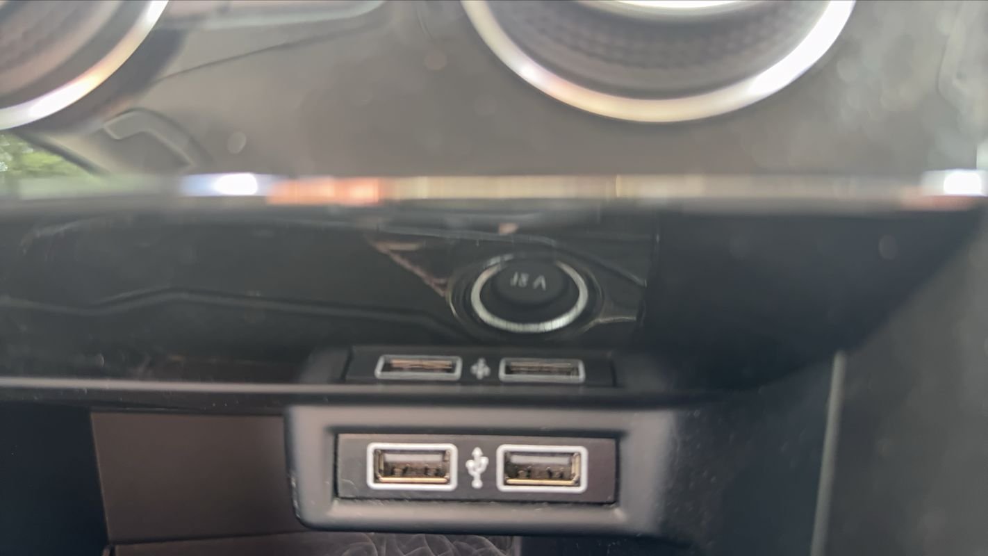 Volkswagen T-Roc - Photo 26