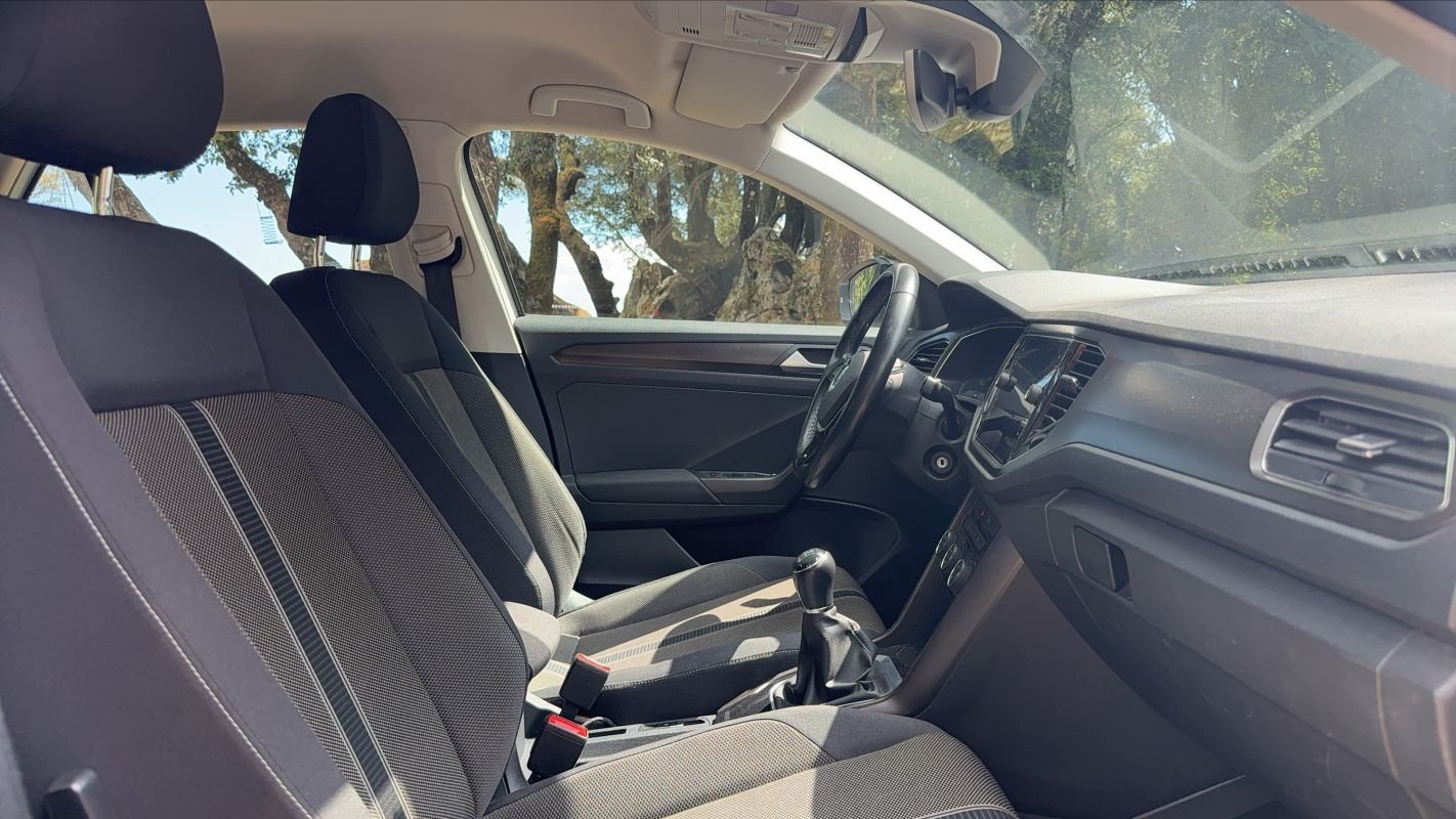 Volkswagen T-Roc - Photo 27