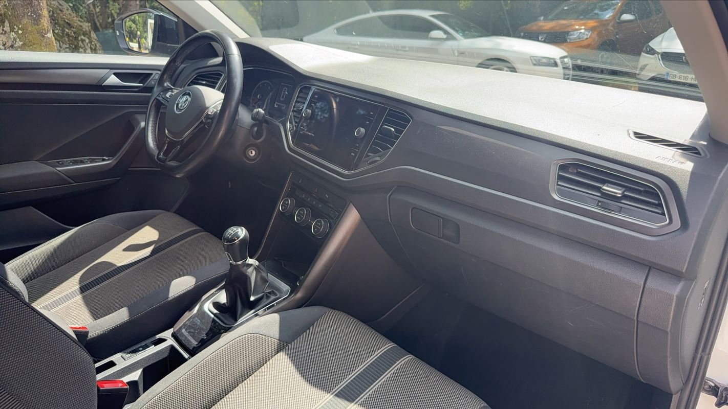 Volkswagen T-Roc - Photo 10