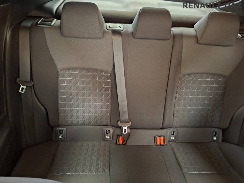 Toyota C-HR - Photo 32