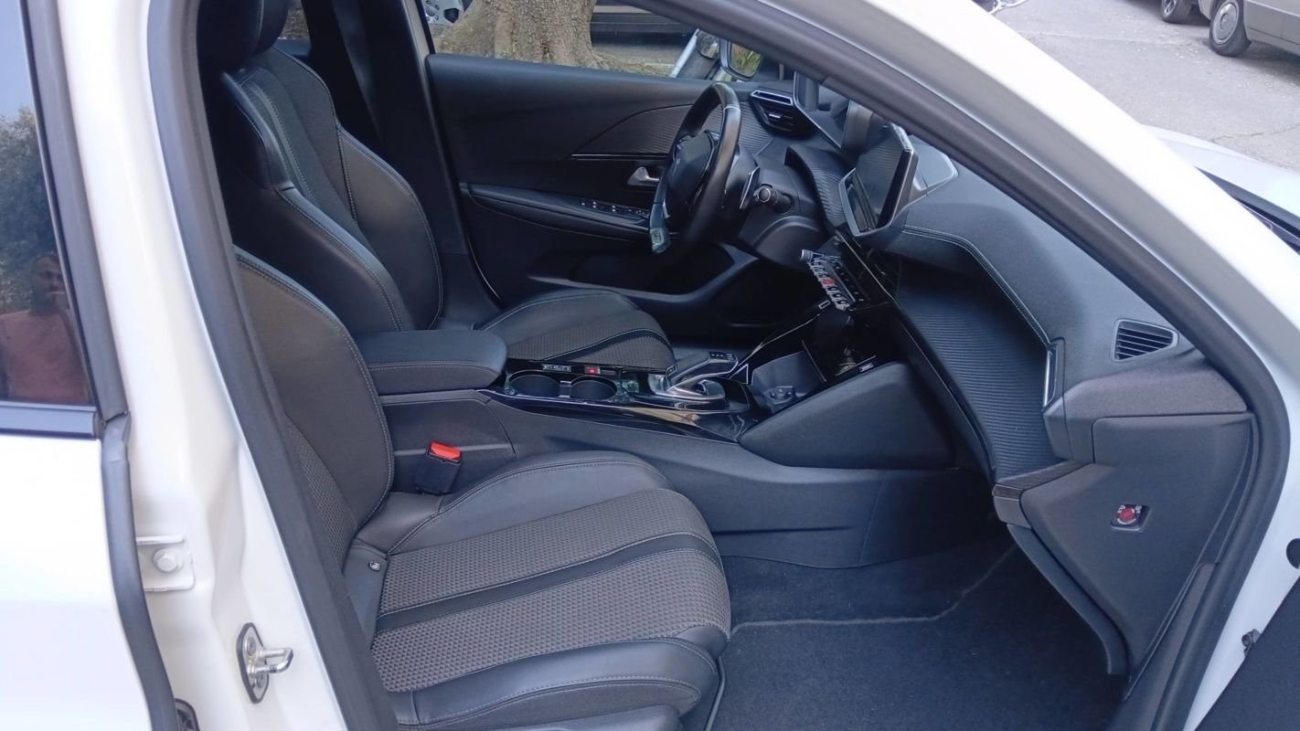 Peugeot 208 - Photo 26