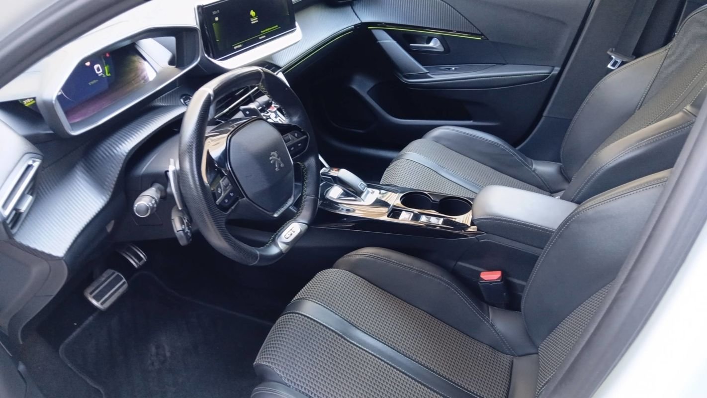 Peugeot 208 - Photo 8