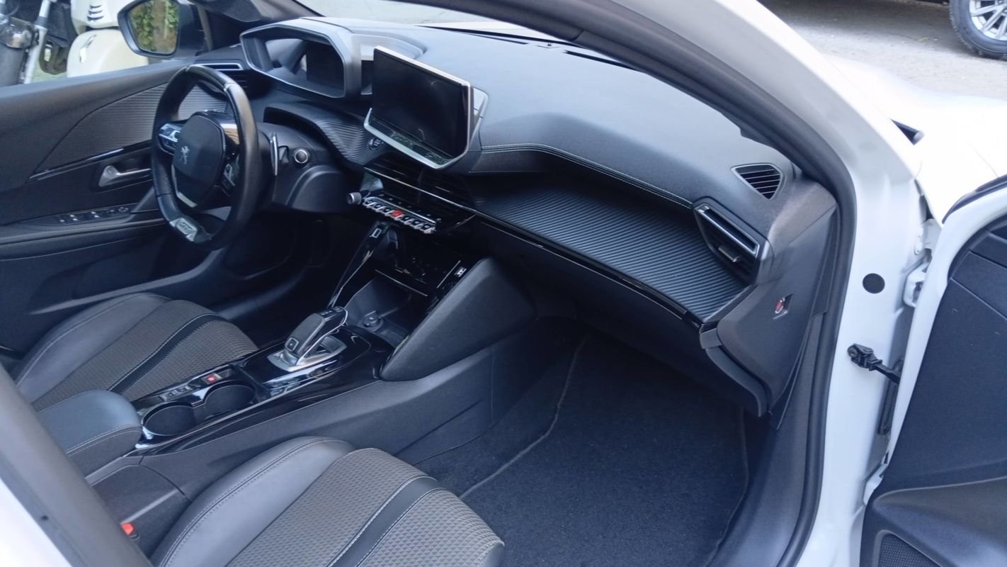 Peugeot 208 - Photo 10