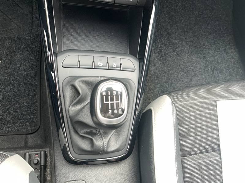 Kia Stonic - Photo 25