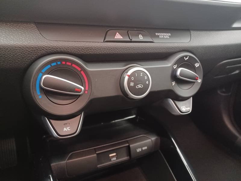 Kia Stonic - Photo 37