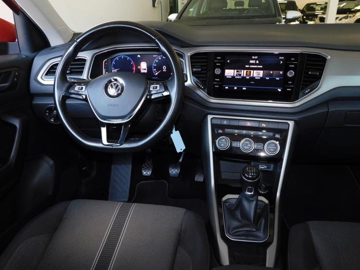Volkswagen T-Roc - Photo 18