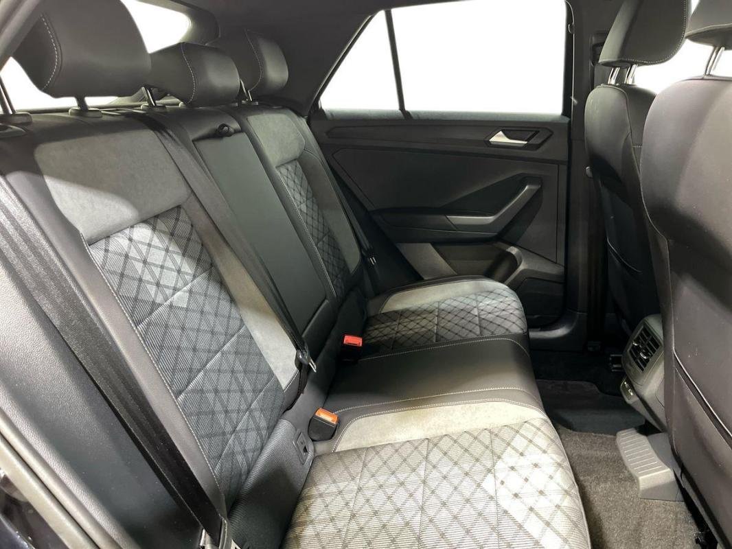 Volkswagen T-Roc - Photo 22