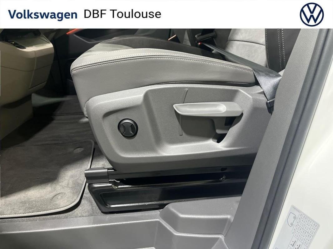 Volkswagen Multivan - Photo 24