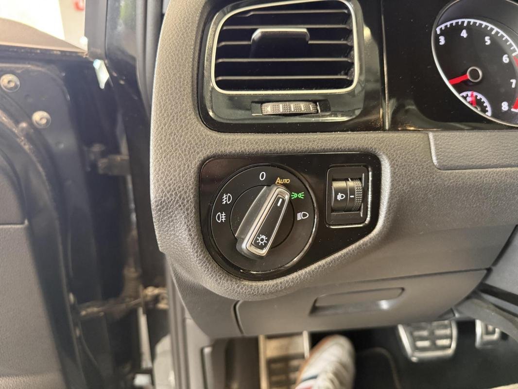 Volkswagen Golf - Photo 24