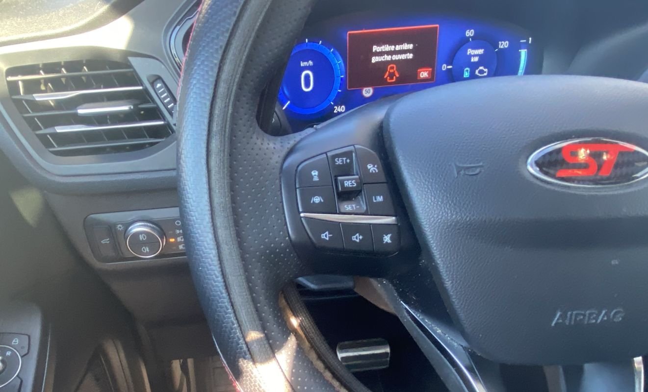 Ford Kuga - Photo 13