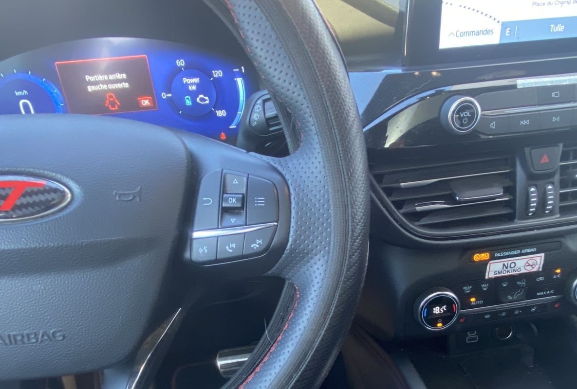 Ford Kuga - Photo 27