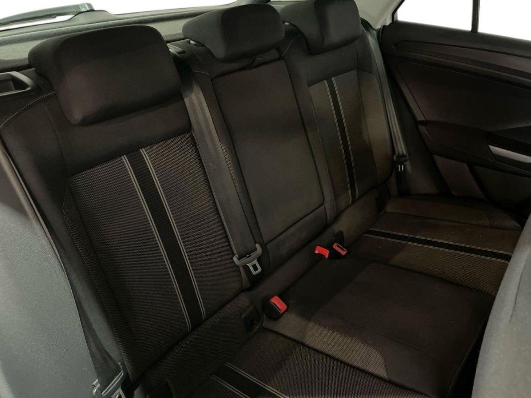 Volkswagen T-Roc - Photo 23