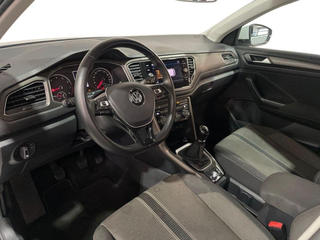 Volkswagen T-Roc - Photo 9