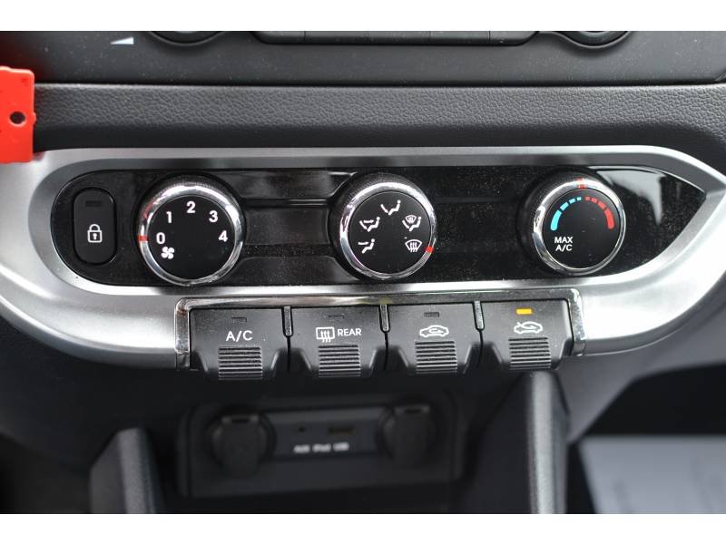 Kia Rio - Photo 17