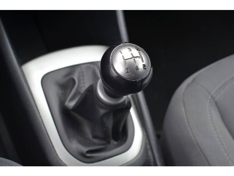 Kia Rio - Photo 19