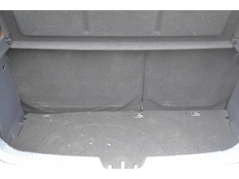 Kia Rio - Photo 25