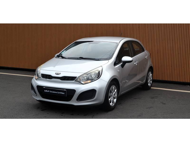 Kia Rio - Photo 26