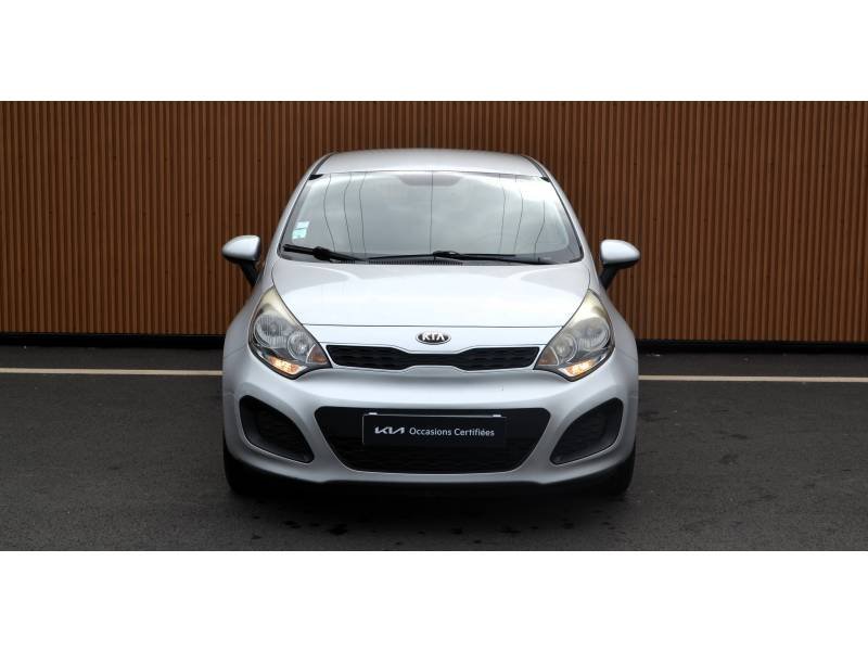 Kia Rio - Photo 27