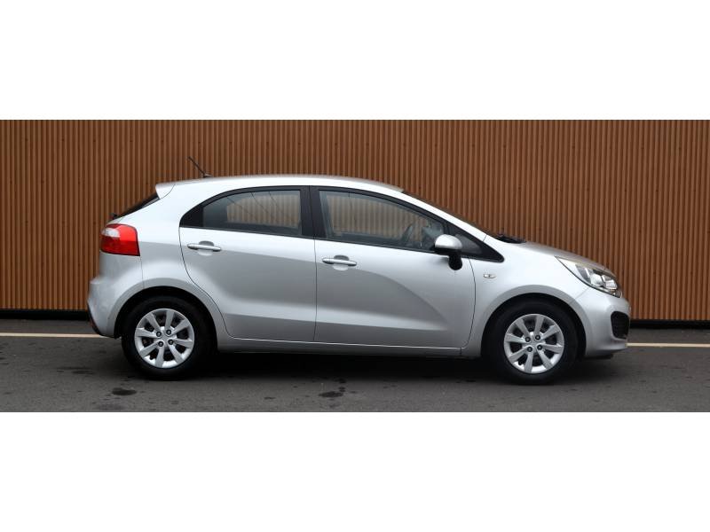 Kia Rio - Photo 32