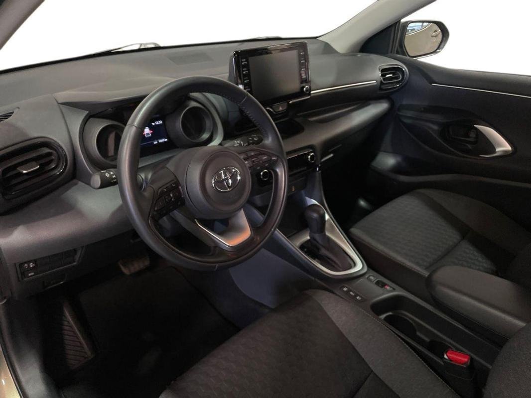 Toyota Yaris - Photo 9