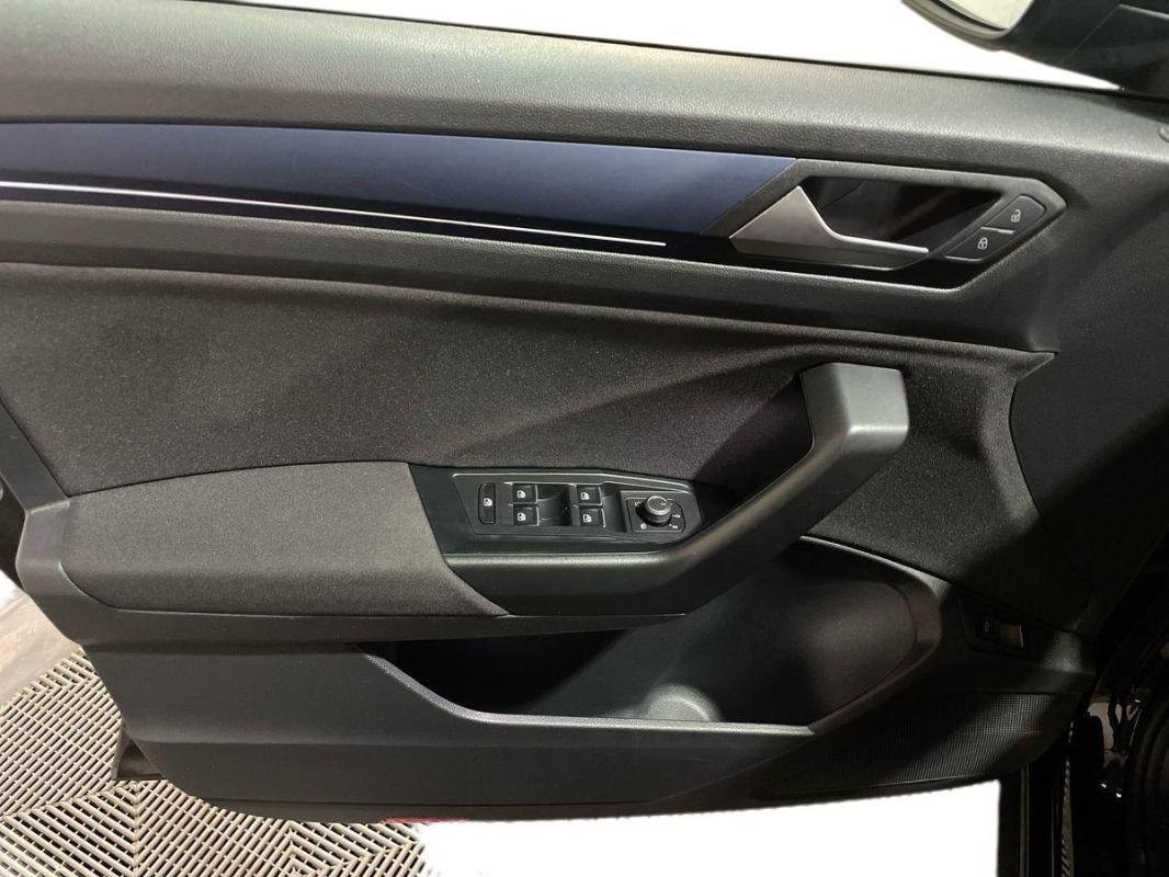 Volkswagen T-Roc - Photo 15