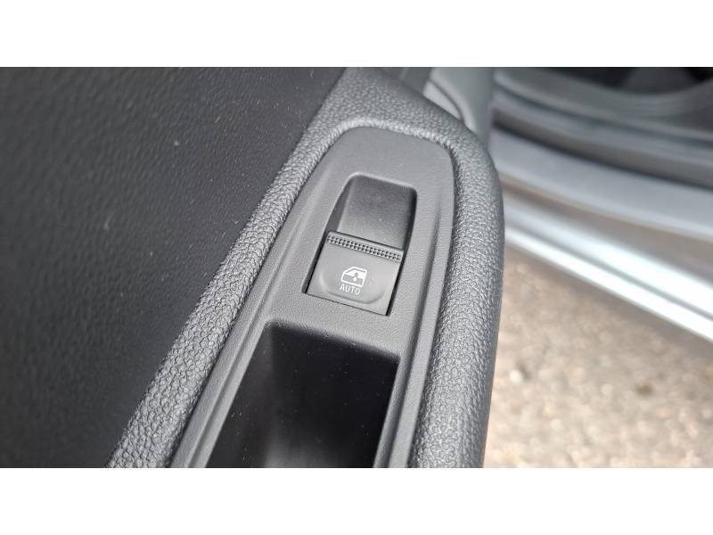 Renault Clio - Photo 24