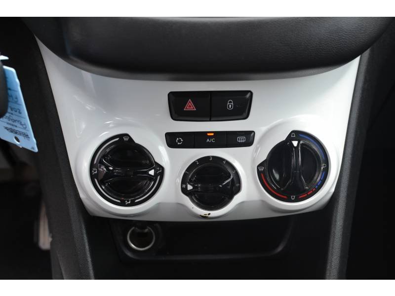 Peugeot 208 - Photo 17