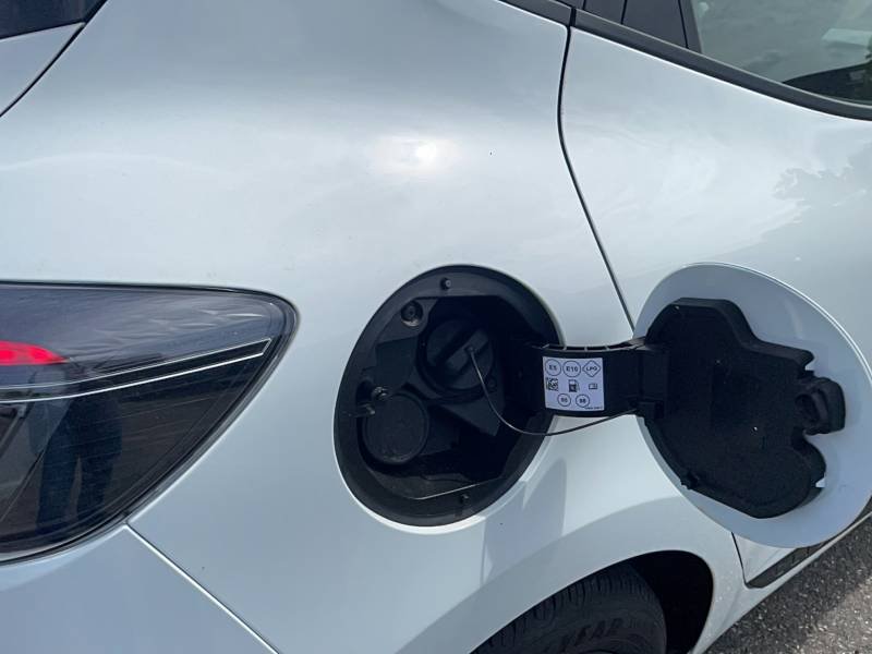 Renault Clio - Photo 18
